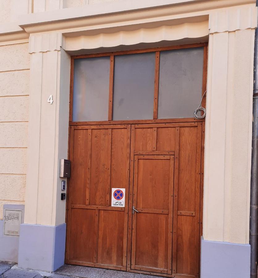 Albert Home كارلوفاتش المظهر الخارجي الصورة